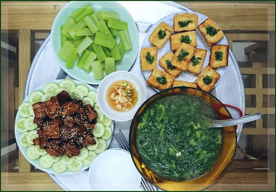 Bữa cơm chỉ 50.000 đồng của gia đ&igrave;nh 3 người