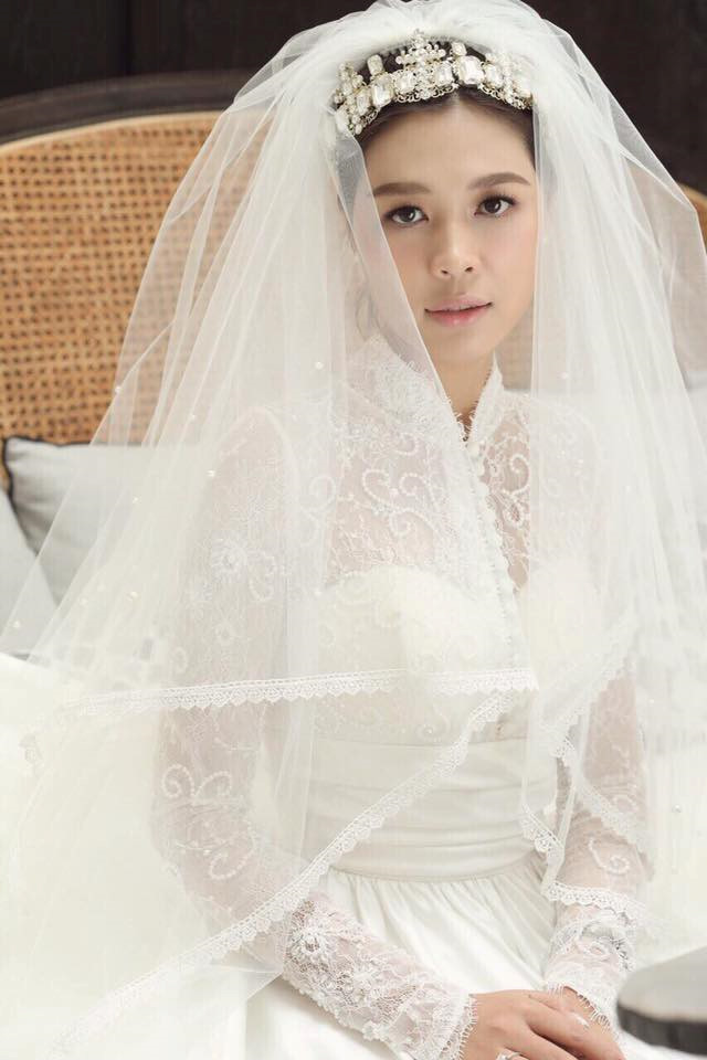 Bức h&igrave;nh c&ocirc; d&acirc;u m&agrave; nh&agrave; văn Linh L&ecirc; đăng tr&ecirc;n trang FB c&aacute; nh&acirc;n