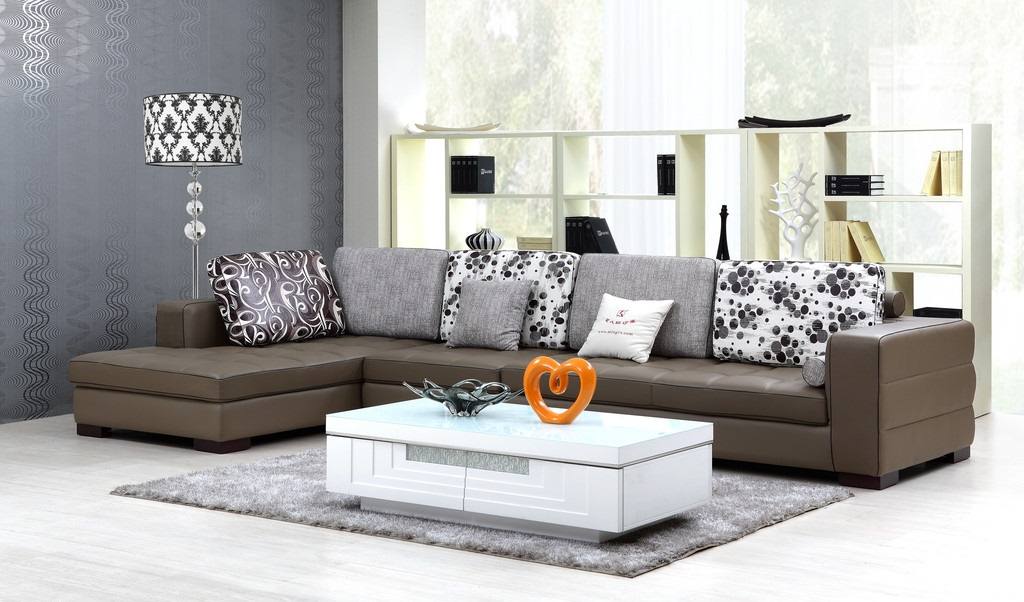 Đặt sofa ch&iacute;nh ở hướng c&oacute; thể nh&igrave;n bao qu&aacute;t ra b&ecirc;n ngo&agrave;i