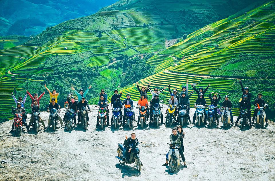 Những người ưa x&ecirc; dịch lại rủ nhau l&ecirc;n đường kh&aacute;m ph&aacute; M&ugrave; Cang Chải m&ugrave;a l&uacute;a ch&iacute;n