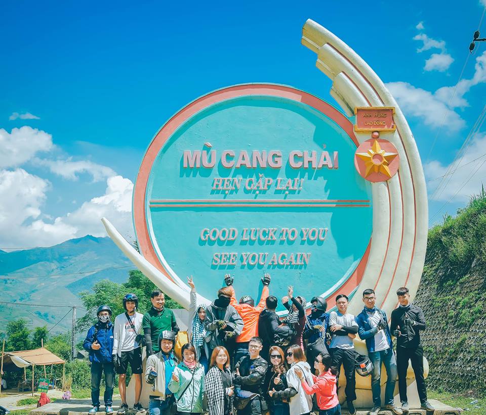 Những người ưa x&ecirc; dịch lại rủ nhau l&ecirc;n đường kh&aacute;m ph&aacute; M&ugrave; Cang Chải m&ugrave;a l&uacute;a ch&iacute;n