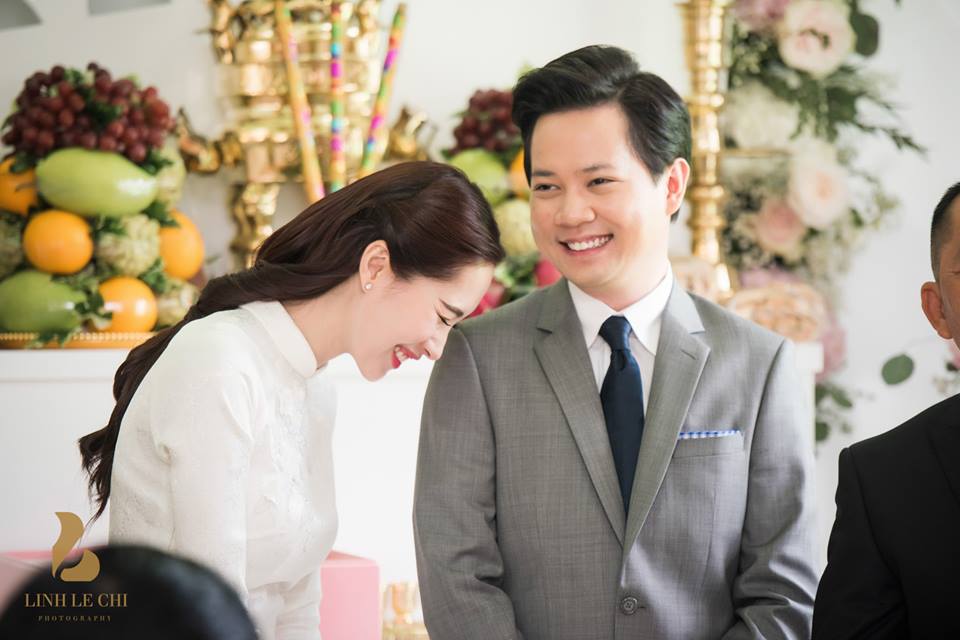 Niềm hạnh ph&uacute;c in hằn tr&ecirc;n gương mặt Thu Thảo v&agrave; Trung T&iacute;n 
