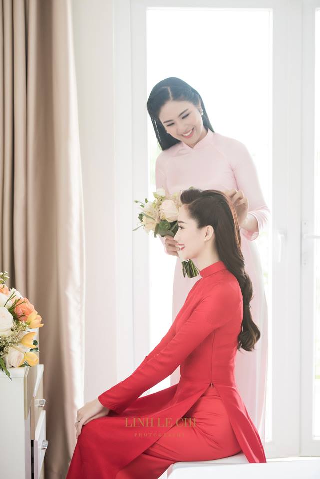 HH Ngọc H&acirc;n c&ugrave;ng HH Thu Thảo chuẩn bị trước giờ rước d&acirc;u