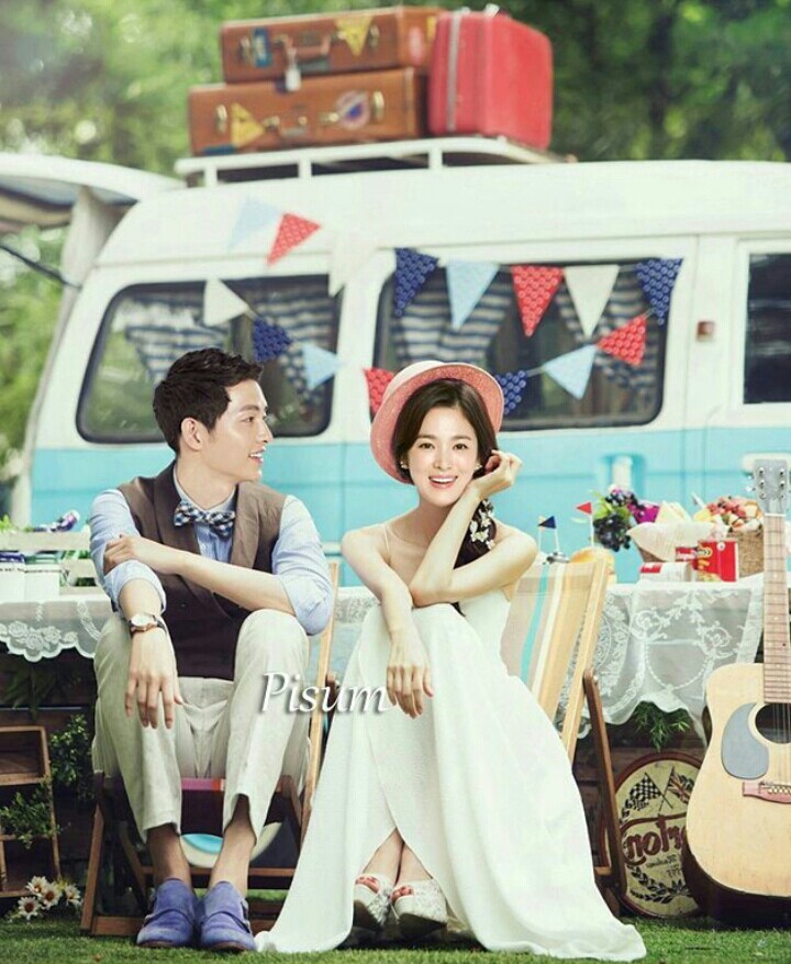 Những kiểu chụp ảnh cưới đầy th&uacute; vị do fan tạo ra d&agrave;nh tặng Song Joong Ki v&agrave; Song Hye Kyo, ngay cả khi họ chưa ch&iacute;nh thức tuy&ecirc;n bố sẽ kết h&ocirc;n