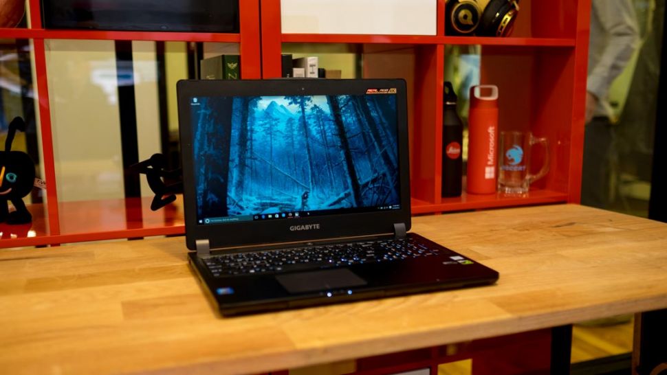 Gigabyte P35X v5 l&agrave; laptop hot nhất d&agrave;nh cho game thủ