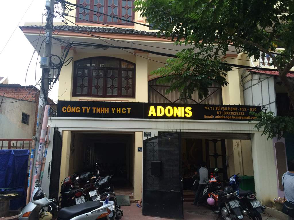C&ocirc;ng ty TNHH Y học Cổ truyền Adonis đăng k&yacute; kh&aacute;m chữa bệnh bằng y học cổ truyền nhưng b&ecirc;n trong lại l&agrave; một ổ mại d&acirc;m đồng t&iacute;nh nam