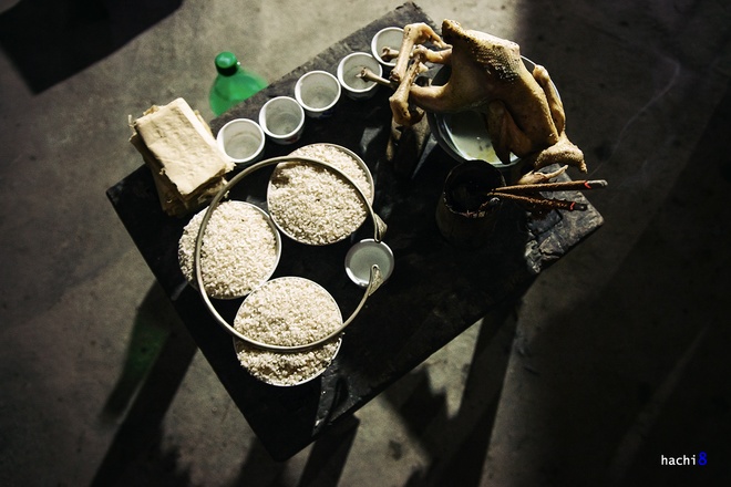 Lễ hội nhảy m&uacute;a trong than lửa của người Dao