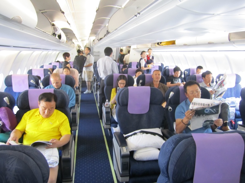 Du kh&aacute;ch đ&aacute;nh nhau do tranh chấp ghế ngồi.