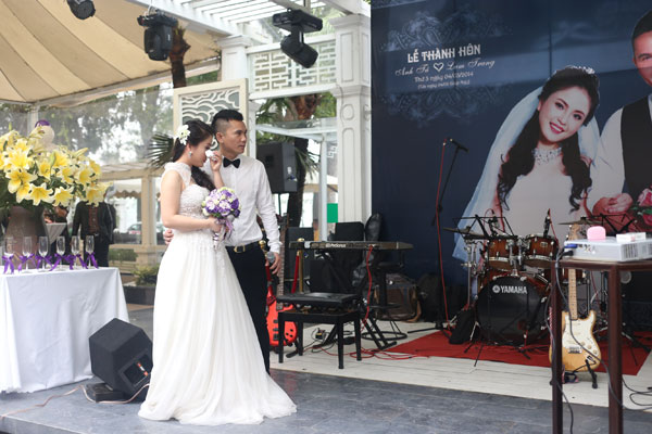 Trước khi trở th&agrave;nh vợ chồng, Anh T&uacute; v&agrave; Lam Trang đ&atilde; c&oacute; 5 năm gắn b&oacute; b&ecirc;n nhau.