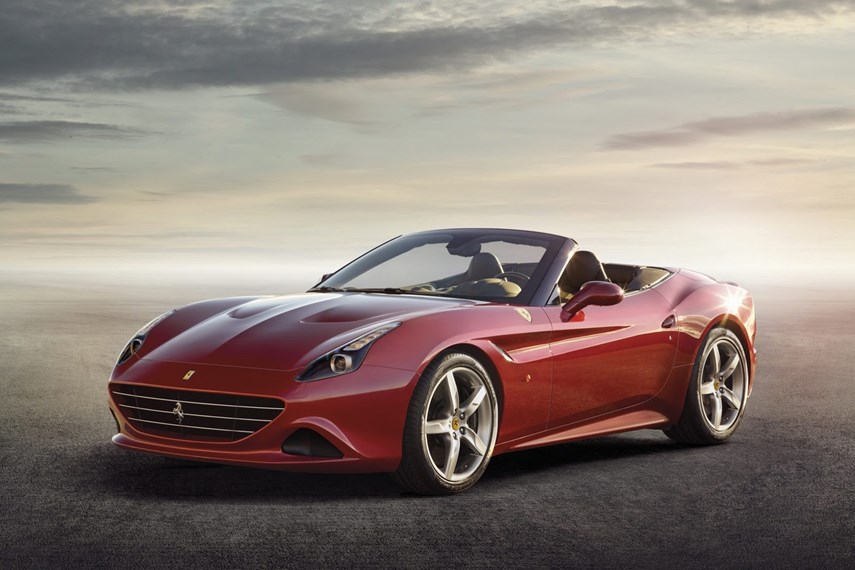 California T là dòng xe trọng tâm của Ferrari tại sân chơi Geneva năm nay. Dòng xe này nổi bật với động cơ xăng V8 mới áp dụng công nghệ turbo tăng áp sản sinh công suất 560 mã lực, mô-men xoắn 755 Nm. Mẫu xe mui trần này chỉ cần 3,6 giây để tăng tốc từ 0 – 100 km/h và có tốc độ tối đa 316 km/h.