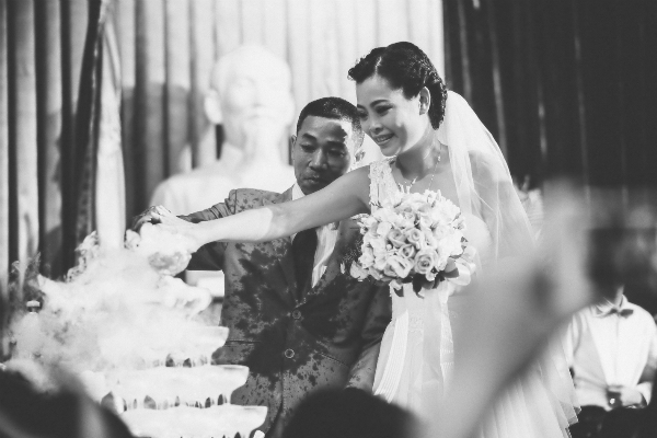 Câu chuyện cổ tích của chị Thiên Hương và anh Hoàng Dũng là minh chứng cho sức mạnh của tình yêu đích thực.