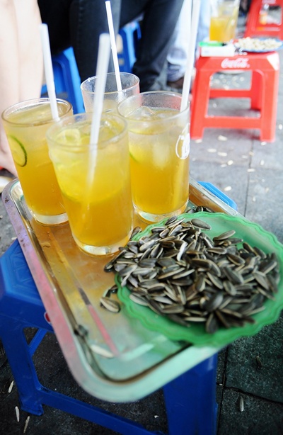 Tin tức trong ngày: Thịt lợn xanh lè siêu rẻ vào thẳng quán ăn