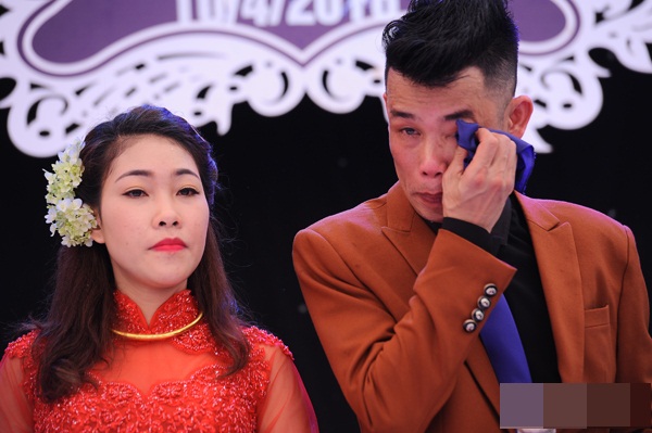 Hiệp G&agrave; khoe tin nhắn &lsquo;xin ph&eacute;p vợ&rsquo; đi uống bia
