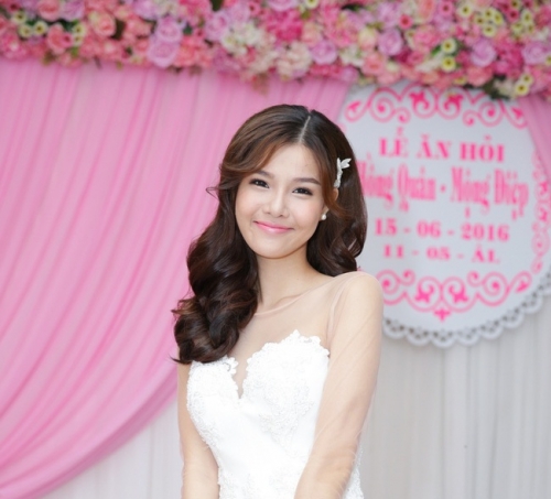 Và Kỳ Hân xứng đáng được hạnh phúc bên người mình thương yêu.