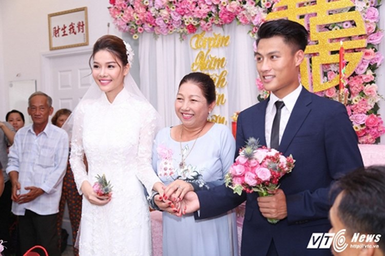 Hôn lễ của cặp đôi 'tai tiếng' nhất showbiz Việt Mạc Hồng Quân và Kỳ Hân đã chính thức được tổ chức vào hôm nay (15/6). Ảnh: VTC News.