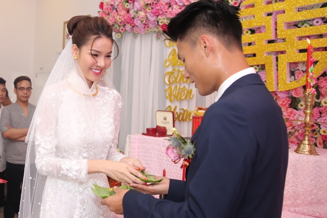 Mạc Hồng Quân từng vướng scandal tình ái với các người mẫu, hot girl... Vì vậy, việc anh quyết định cưới vợ sau sáu tháng yêu Kỳ Hân khiến nhiều người hâm mộ bất ngờ. Ảnh: Kiến thức.