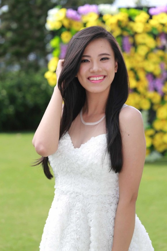 Kim Duyên sinh năm 1995, cô là sinh viên trường Đại học Nam Cần Thơ. Kim Duyên sinh năm 1995, cô là sinh viên trường Đại học Nam Cần Thơ.