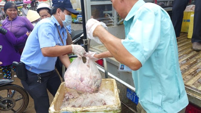 Tin tức trong ng&agrave;y: Hoảng hồn với độ độc trong đồ ăn vặt của trẻ