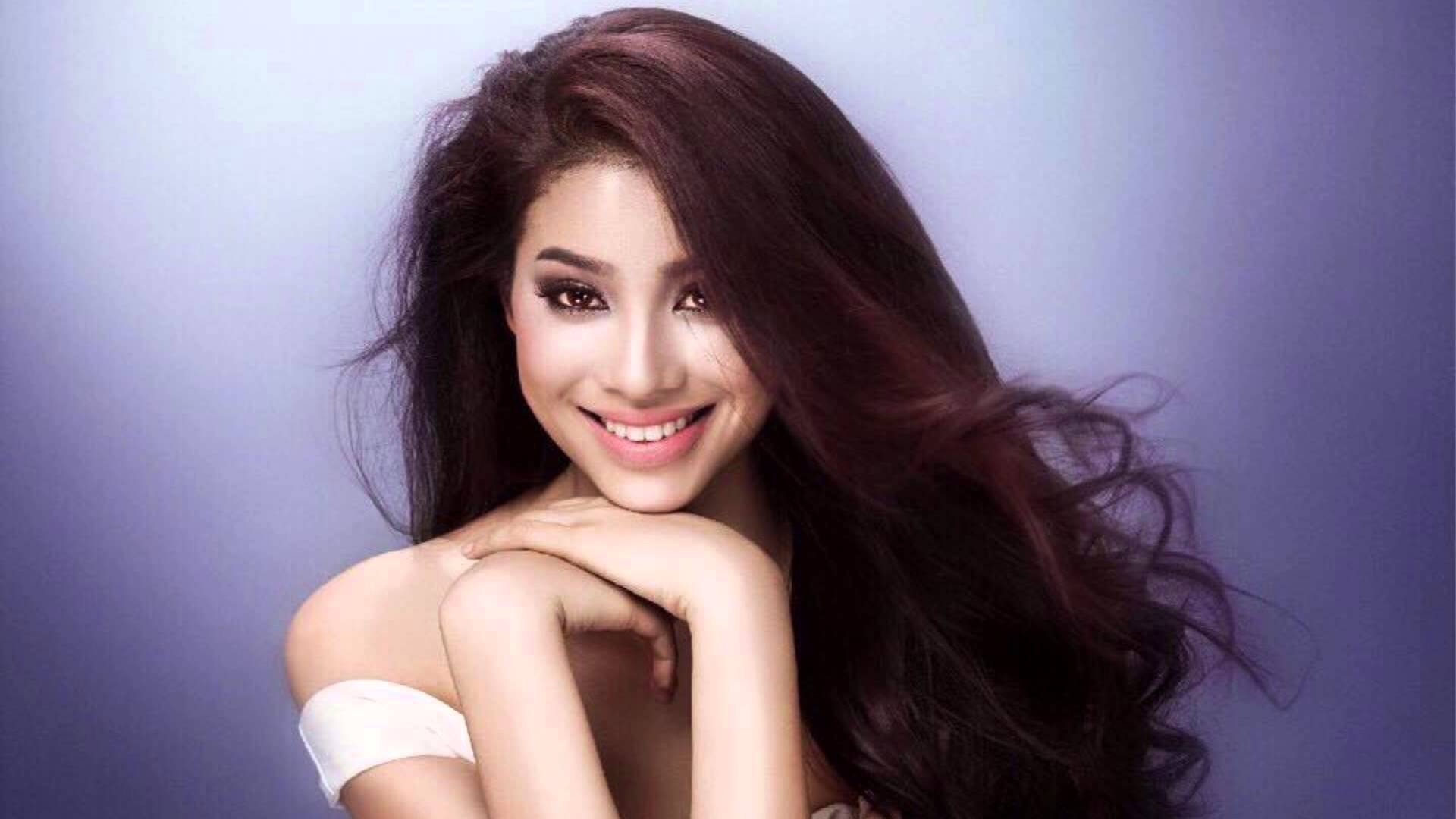 Vẻ đẹp đậm chất Tây với khuôn miệng rộng của người đẹp Hải Phòng đã khiến nhiều người ‘đổ gục’. Vẻ đẹp đậm chất Tây với khuôn miệng rộng của người đẹp Hải Phòng đã khiến nhiều người ‘đổ gục’.