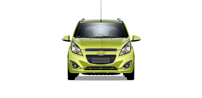 Xe sử dụng gương chiếu hậu, tay nắm cửa sau cùng màu thân xe, mâm thép 14 inch, tải trọng 238 kg…