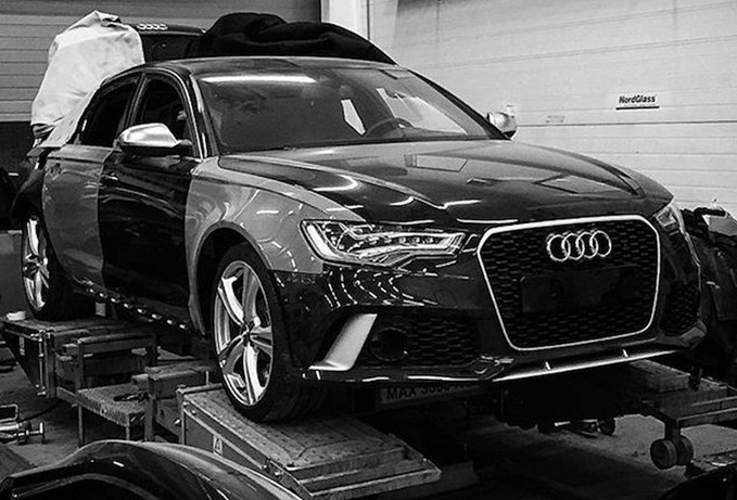 Dường như thân của chiếc xe sedan được đặt thêm một động cơ RS6.