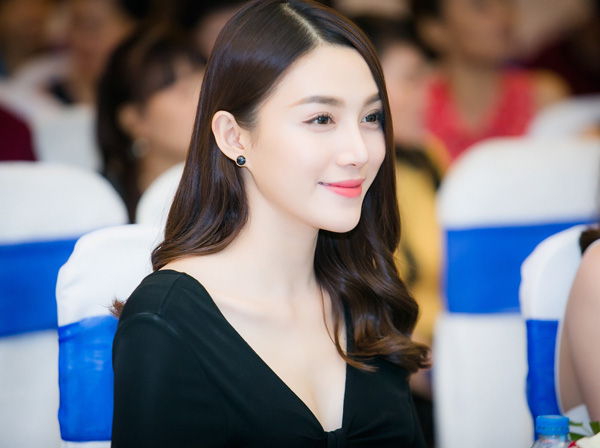 Dù có quen biết từ trước với Phạm Hương nhưng Lê Hà vẫn chọn về đội của Hồ Ngọc Hà.