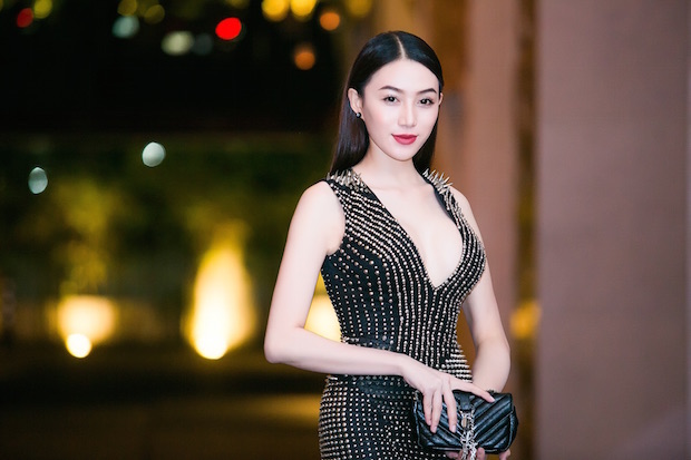 Cùng ngắm lại những hình ảnh nóng bỏng, gợi cảm của Lê Hà.