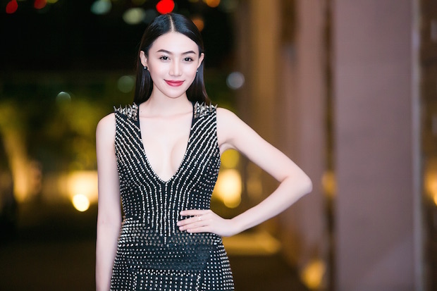 Lê Hà sinh năm 1993, đã từng học khoa Ngân hàng Tài chính của trường Đại học công nghệ TP.HCM.