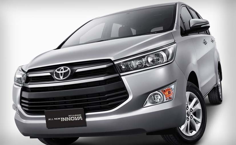 Hình ảnh đầu tiên của mẫu xe đa dụng ăn khách tại thị trường Việt Nam cho thấy Innova thế hệ mới có nhiều thay đổi cả ở thiết kế nội và ngoại thất. Hình ảnh đầu tiên của mẫu xe đa dụng ăn khách tại thị trường Việt Nam cho thấy Innova thế hệ mới có nhiều thay đổi cả ở thiết kế nội và ngoại thất.