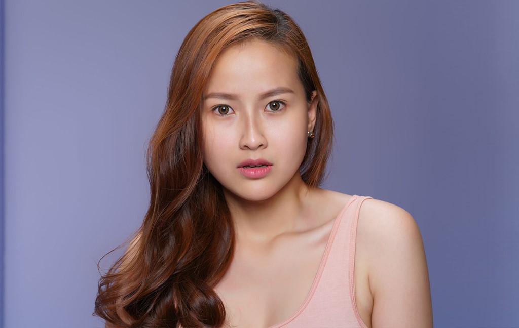 Đỗ Trần Khánh Ngân - gương mặt thuộc đội Phạm Hương cô từng vào vòng chung kết Hoa hậu Hoàn vũ 2015.