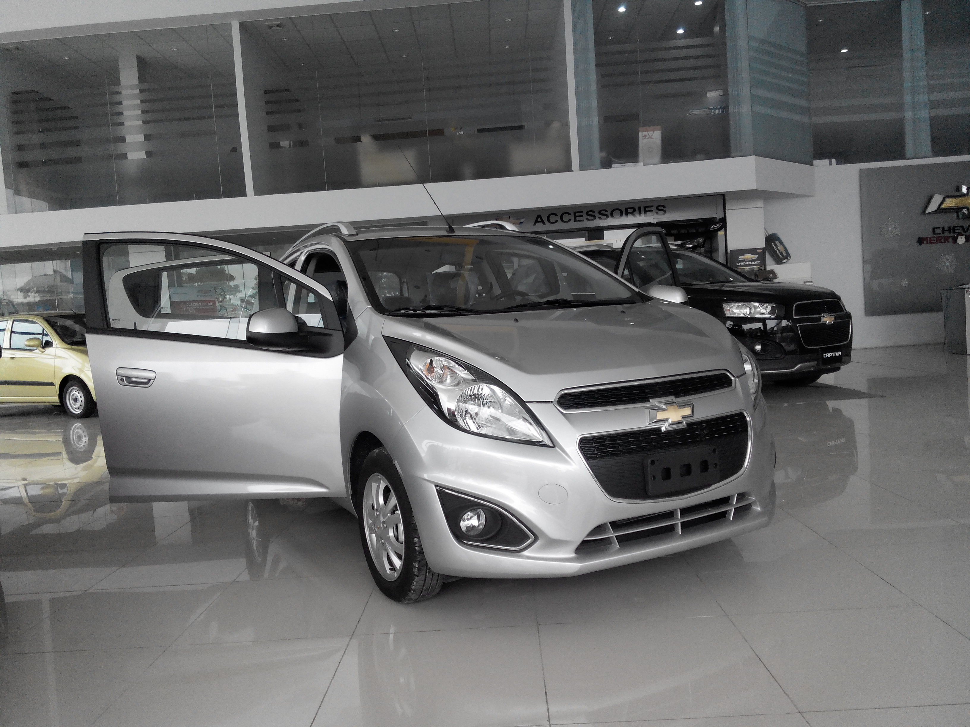 Chevrolet Spark LT có 6 màu cho khách hàng lựa chọn.