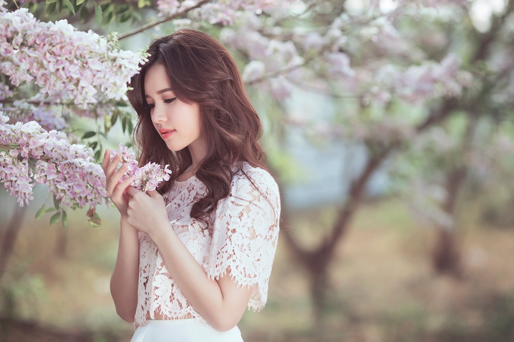Midu khiến người hâm mộ không khỏi ngẩn ngơ trước vẻ đẹp mong manh, thuần khiết như nàng công chúa bước ra từ cổ tích.