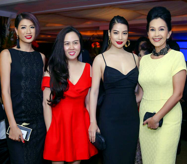 Khối tài sản của đại gia đang thao túng showbiz này cụ thể là bao nhiêu thì không ai nắm rõ. Nhưng phần nổi là ba công ty giải trí hàng đầu Việt Nam do Phượng Channel sáng lập và làm Chủ tịch HĐQT, đó là: Công ty Siêu sao do ca sỹ Đàm Vĩnh Hưng làm giám đốc, Công ty Tài hoa Việt do siêu mẫu Xuân Lan làm giám đốc và Công ty AC do chính Phương Channel điều hành.