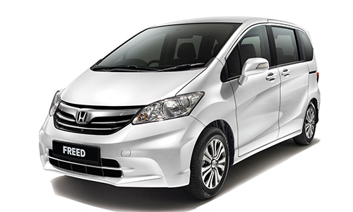 So với phiên bản cũ, Honda Freed 2016 khác biệt đáng kể về mặt thiết kế.
