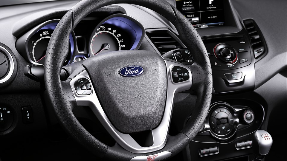 Trong đó, phiên bản Fiesta sedan 1.5l AT có giá mới là 579 triệu đồng, Fiesta hatchback 1.5l AT là 584 triệu đồng và Fiesta hatchback EcoBoost 1l AT là 637 triệu đồng.