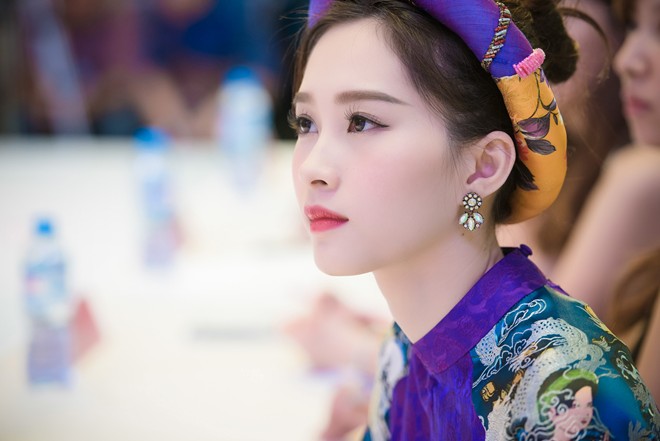 Sau 4 năm đăng quang Thu Thảo ngày càng xinh đẹp và luôn hớp hồn người đối diện mỗi khi xuất hiện. Sau 4 năm đăng quang Thu Thảo ngày càng xinh đẹp và luôn hớp hồn người đối diện mỗi khi xuất hiện.