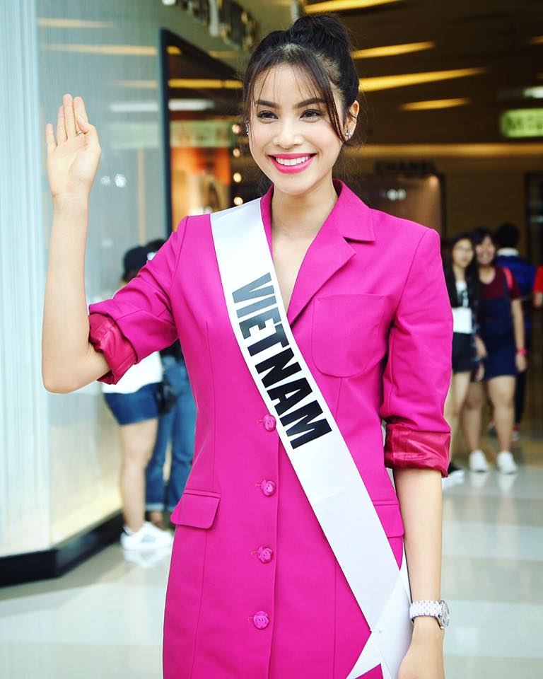 Sở hữu gương mặt ‘không góc chết’, nên ở bất cứ góc nào của khuôn mặt Phạm Hương cũng toát lên được vẻ đẹp và thần thái của mình một cách tối đa. Sở hữu gương mặt ‘không góc chết’, nên ở bất cứ góc nào của khuôn mặt Phạm Hương cũng toát lên được vẻ đẹp và thần thái của mình một cách tối đa.