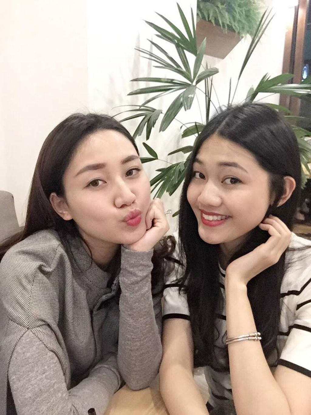 Cô còn gây được nhiều chú ý bởi là em gái ruột của Á hậu Hoàn vũ 2016 Ngô Trà My.