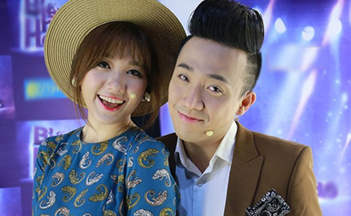 Trong nửa năm yêu đương, Trấn Thành và Hari Won thường xuyên sánh bước bên nhau và không ngại bày tỏ tình cảm tại các sự kiện.