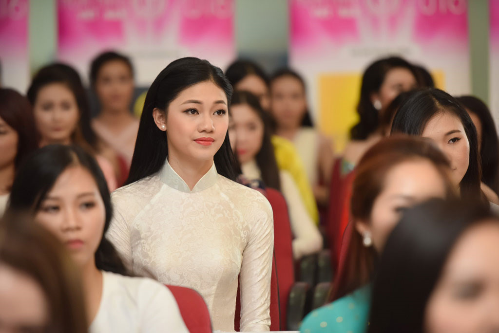 Đến với cuộc thi Hoa hậu Việt Nam 2016, Thanh Tú mong muốn có những bước ngoặt mới giúp cô trưởng thành hơn khi trước đây cô vốn chỉ tập trung cho việc học. Đến với cuộc thi Hoa hậu Việt Nam 2016, Thanh Tú mong muốn có những bước ngoặt mới giúp cô trưởng thành hơn khi trước đây cô vốn chỉ tập trung cho việc học.