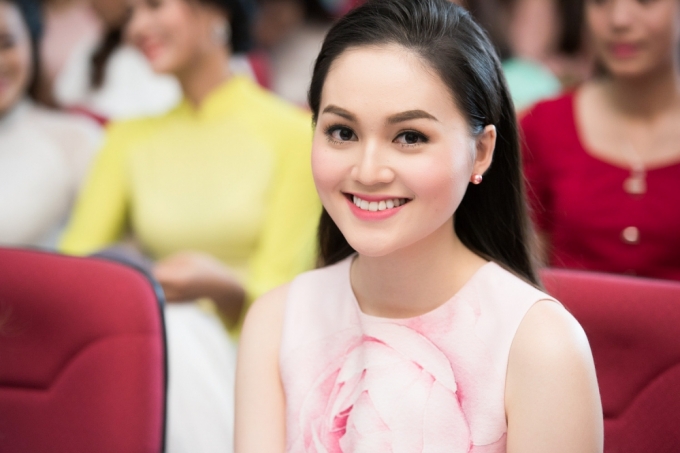 Thí sinh nổi bật tiếp theo đó là Trần Thị Thu Hiền (SBD 104), cô sinh năm 1996 tại Lâm Đồng. Thí sinh nổi bật tiếp theo đó là Trần Thị Thu Hiền (SBD 104), cô sinh năm 1996 tại Lâm Đồng.