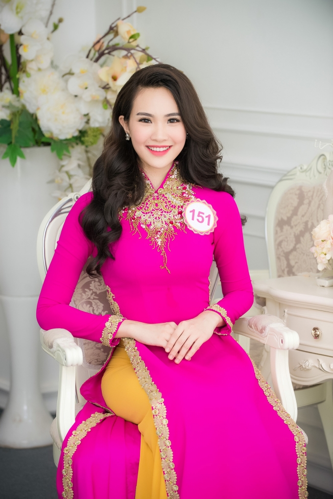 Sái Thị Hương Ly (SBD 151), sinh năm 1994 đến từ Hải Dương. Nữ sinh viên Đại học Kinh tế Quốc dân Hà Nội sở hữu chiều cao 1m69. Cô cũng từng giành giải nhì Giai điệu tuổi hồng toàn quốc 2011, top 20 Miss Teen Vietnam 2012, vào chung kết Miss Ngôi sao 2013 và giành một giải phụ. Sái Thị Hương Ly (SBD 151), sinh năm 1994 đến từ Hải Dương. Nữ sinh viên Đại học Kinh tế Quốc dân Hà Nội sở hữu chiều cao 1m69. Cô cũng từng giành giải nhì Giai điệu tuổi hồng toàn quốc 2011, top 20 Miss Teen Vietnam 2012, vào chung kết Miss Ngôi sao 2013 và giành một giải phụ.