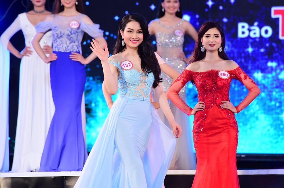 Phùng Lan Hương (SBD 132), cô sinh năm 1996 đến từ Hà Nội. Hiện tại, Lan Hương đang là sinh viên ĐH quốc tế RMIT.