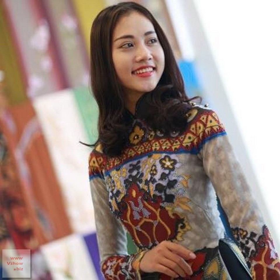 Trong lớp lúc nào Trang cũng bị xếp ngồi cuối. “Khi đó em rất buồn, tủi thân và chỉ ước rằng mình sinh ra không có chiều cao quá khác biệt như vậy.”, Trang nói.