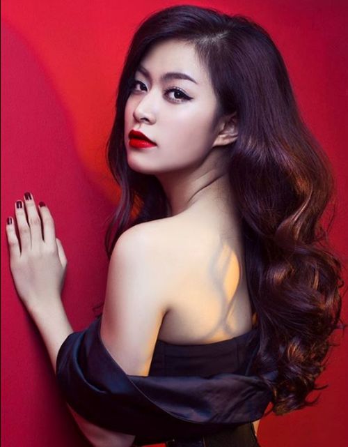 Hoàng Thùy Linh sinh năm 1988 là một trong những mỹ nhân Việt sở hữu vẻ đẹp trời cho. Ngày từ khi còn nhỏ, cô đã là một cô bé xinh xắn, đáng yêu. Hoàng Thùy Linh sinh năm 1988 là một trong những mỹ nhân Việt sở hữu vẻ đẹp trời cho. Ngày từ khi còn nhỏ, cô đã là một cô bé xinh xắn, đáng yêu.