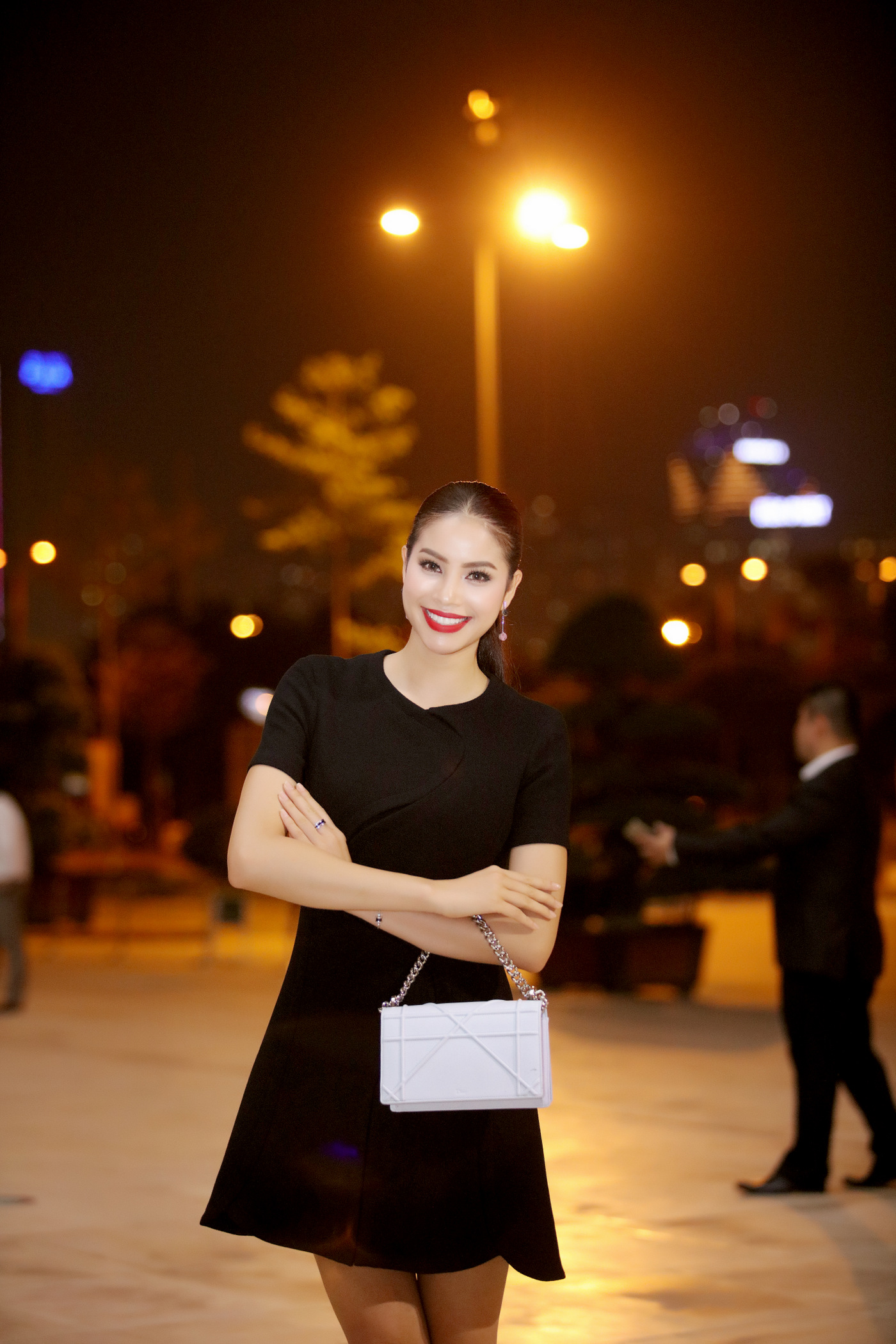 Cùng ngắm thêm một số hình ảnh về “Hoa hậu Quốc dân Phạm Hương”.