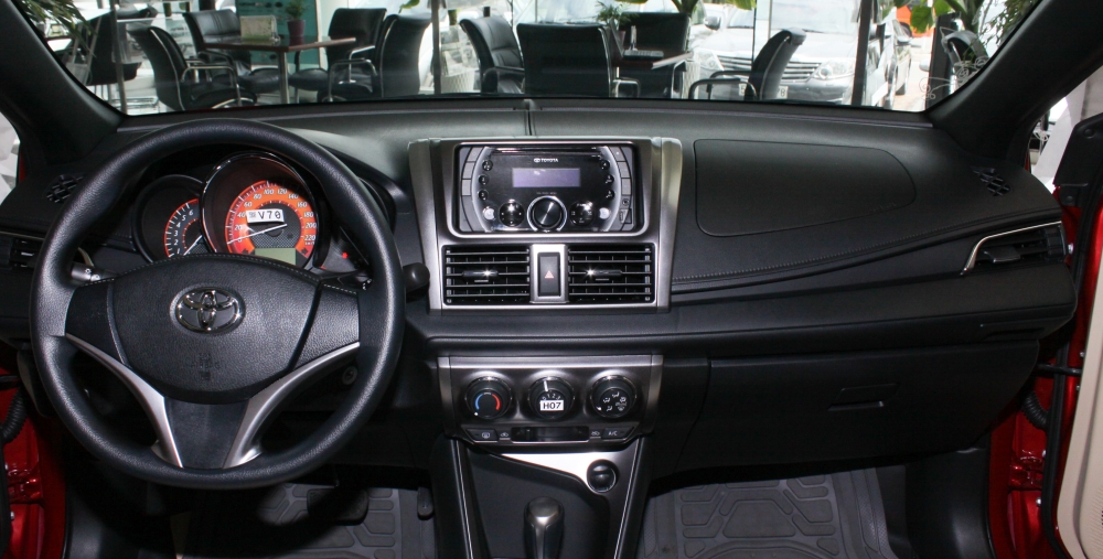 Toyota Yaris 2016 có hệ thống điều hòa được thiết kế đơn giản, dễ sử dụng.