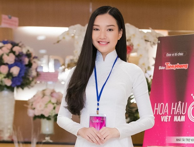 Trước khi đến với cuộc thi Hoa hậu Việt Nam 2016, cô là người đẹp thứ Nhất của cuộc thi ''Người đẹp du lịch Huế 2015''.