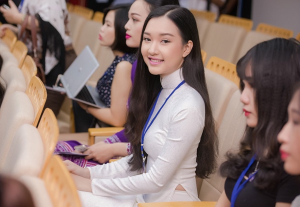 Gương mặt hài hòa của Ngọc Trân được nhận xét là ứng viên tiềm năng cho vương miện Hoa hậu năm nay.