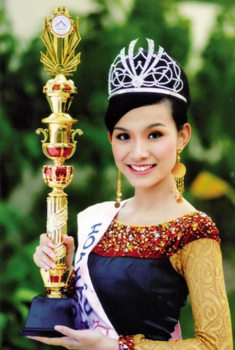 Năm 2008, Thùy Lâm trở thành Hoa hậu Hoàn vũ đầu tiên của Việt Nam. Năm 2008, Thùy Lâm trở thành Hoa hậu Hoàn vũ đầu tiên của Việt Nam.